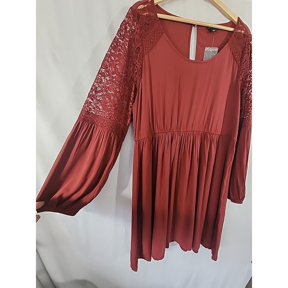 Torrid Mini Challis Tiered Dress Peasant Lace Insert Women 1X 14-16 NWT - Picture 4 of 11